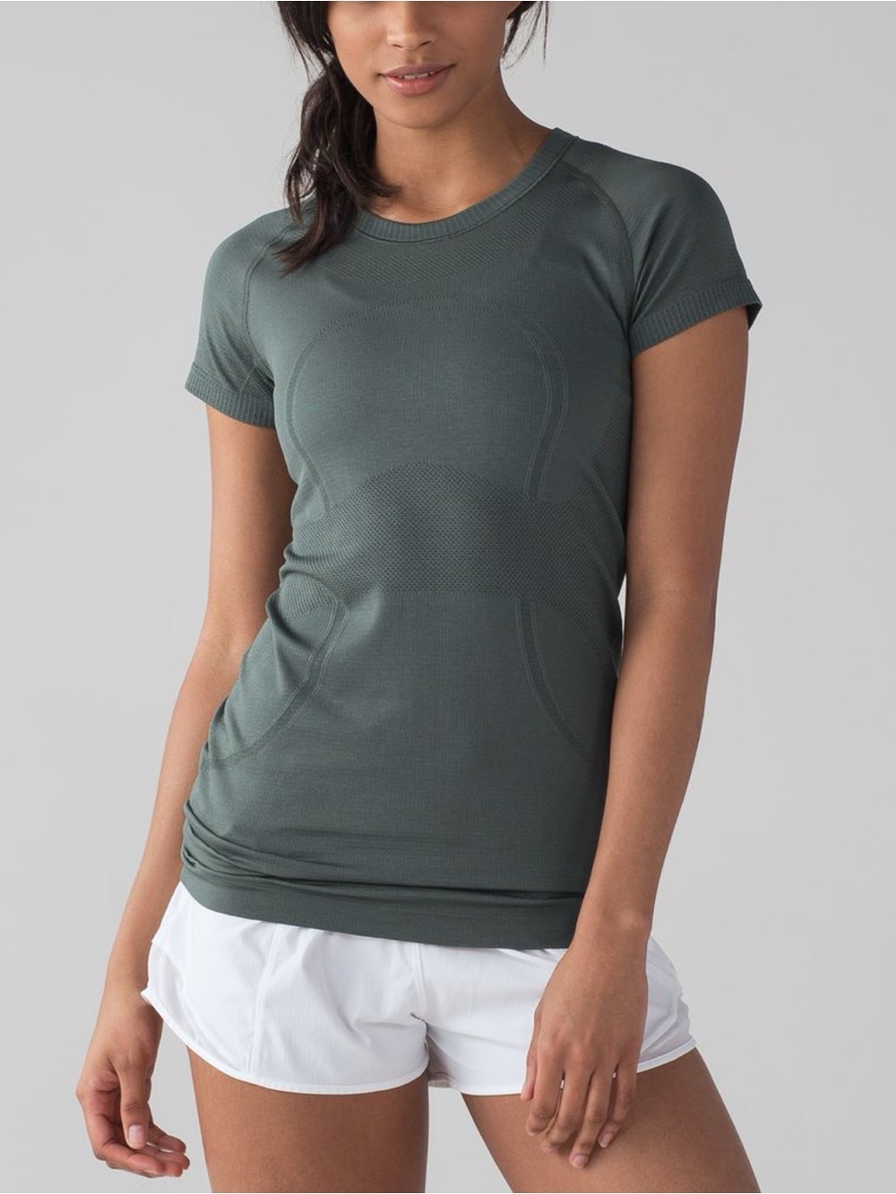 Lululemon Swiftly Tech Short Sleeve Crew Sz 8 In
Dark Forest / Dark Forest